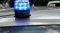 Verstecken zwecklos: Mit 2,55 Promille wurde eine Suff-Autofahrerin auf der Autobahn A 24 von der Polizei geschnappt (Symbolbild).