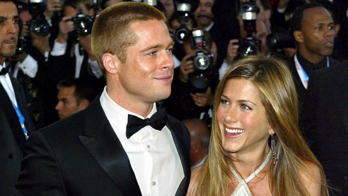 Fans und Promi-Experten sind sicher: Brad Pitt und Jennifer Aniston sind wieder ein Paar. (Foto)