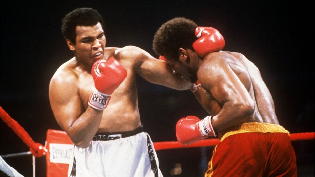 Leon Spinks beim Kampf gegen Muhammad Ali. (Foto)