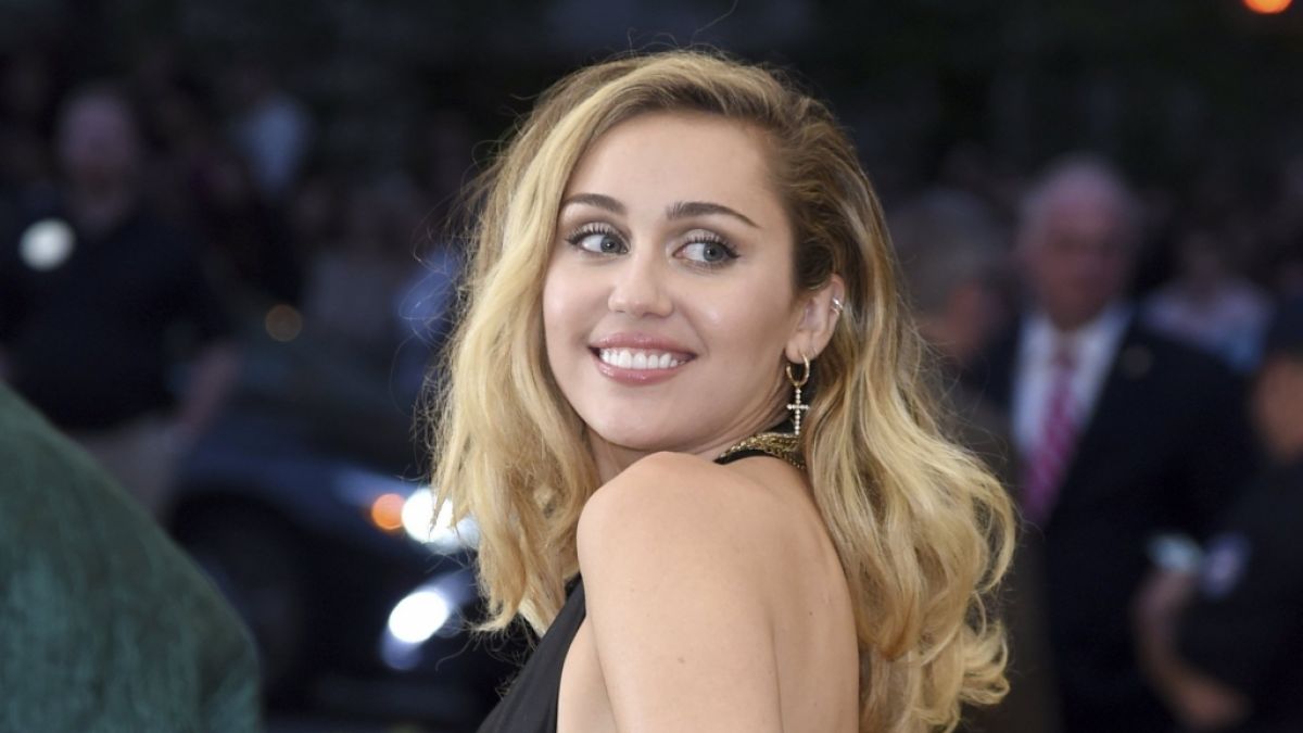 Miley Cyrus ging mit einem anzüglichen Tanz-Video auf Männerfang (Foto)