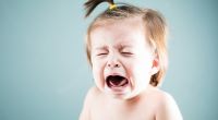 Der sexuelle Missbrauch eines 18 Monate alten Kindes brachte eine pädophile Babysitterin aus England in den Knast (Symbolbild).