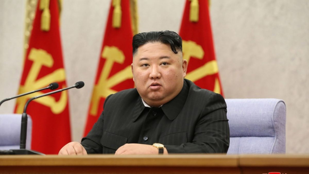 Nordkoreas Machthaber Kim Jong-un soll Cyberkriminelle beauftragt haben, Millionen von US-Dollar für sein Nuklearwaffenprogramm zu stehlen. (Foto)