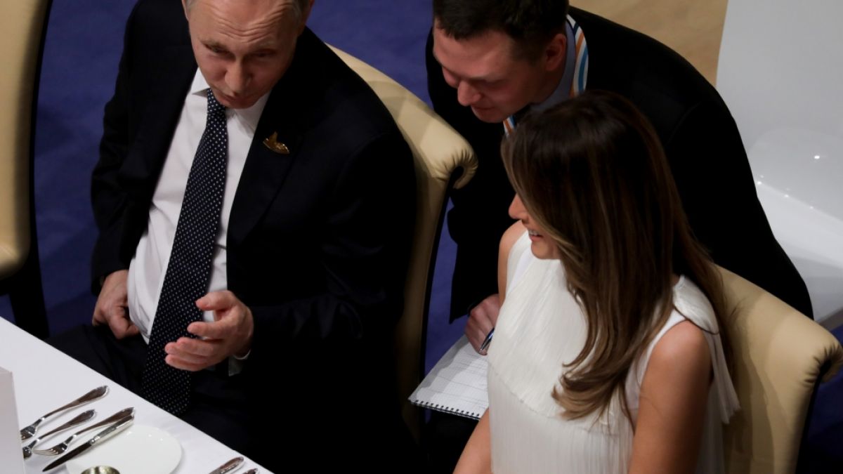 Der russische Präsident Wladimir Putin und die Ehefrau des Ex-US-Präsidenten, Melania Trump beim G20-Gipfel im Jahr 2017. (Foto)