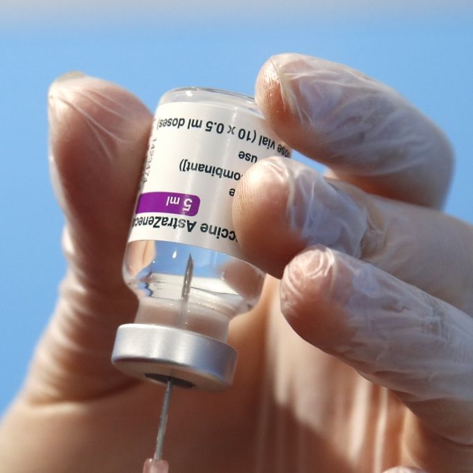 Verschwörungstheoretiker rät mit Schock-Aussage von Impfung ab