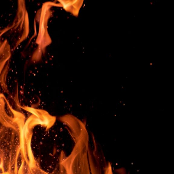 Epische Fotos zeigen Feuer-Hölle! Flammen färbten Himmel hellrot