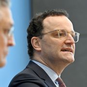 Lothar Wieler (l), Präsident vom Robert Koch-Institut (RKI), und Bundesgesundheitsminister Jens Spahn (CDU).