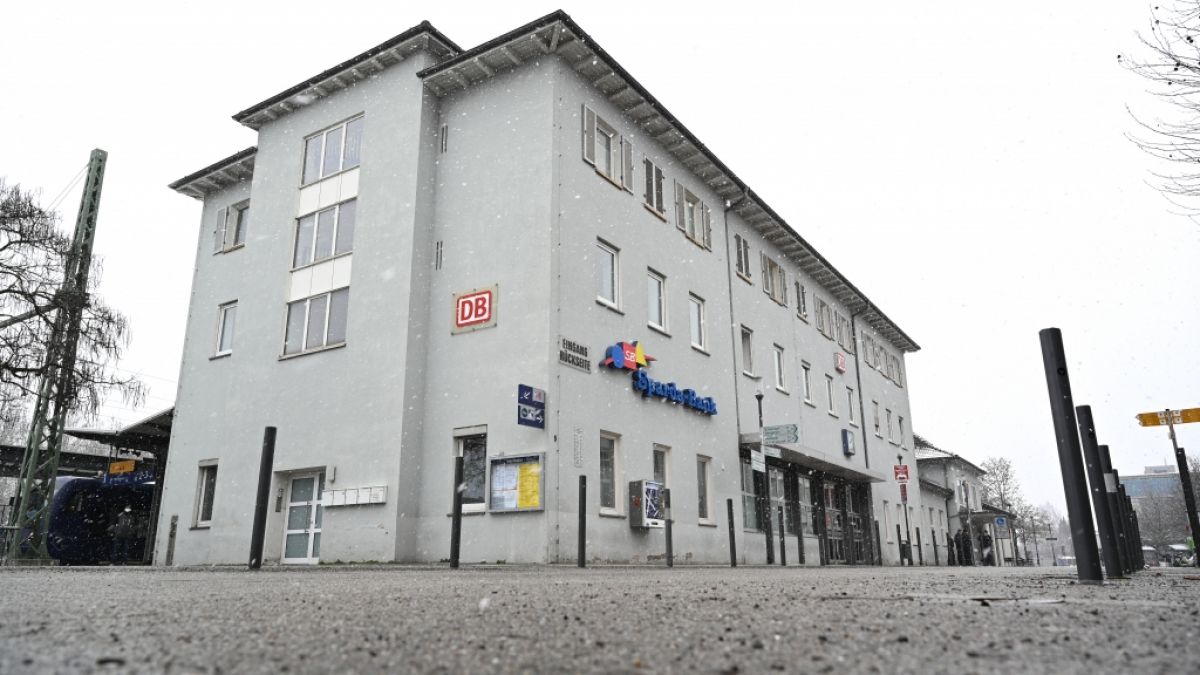 Tatort Bahnhof: Eine 62 Jahre alte Frau wurde in Ravensburg ausgeraubt und erstochen. (Foto)