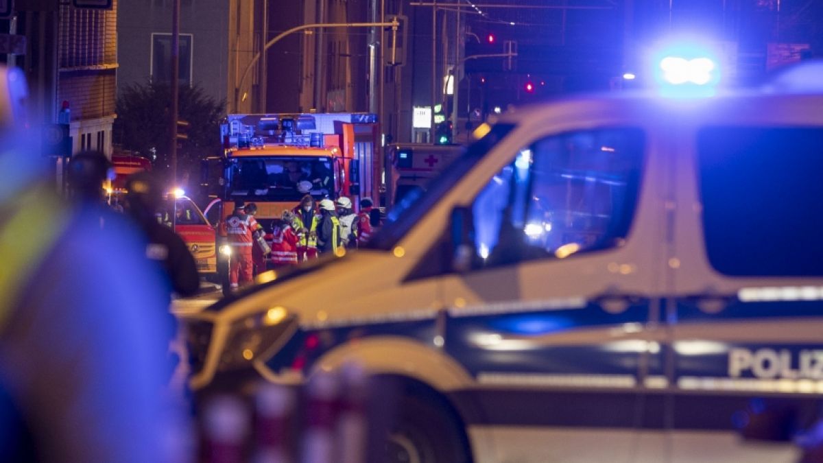 In Fulda wurde ein Mann in einem Auto mit augenscheinlichen Schussverletzungen aufgefunden. (Foto)