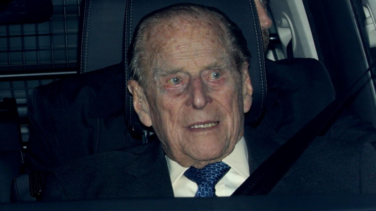 Prinz Philip, der Herzog von Edinburgh, wurde ins Krankenhaus gebracht. (Foto)