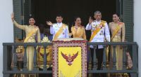 Die Mitglieder der Königsfamilie von Thailand, Prinzessin Sirivannavari Nariratana (v.l.n.r.), Prinz Dipangkorn Rasmijoti, Prinzessin Bajrakitiyabha, König Maha Vajiralongkorn und Königin Suthida