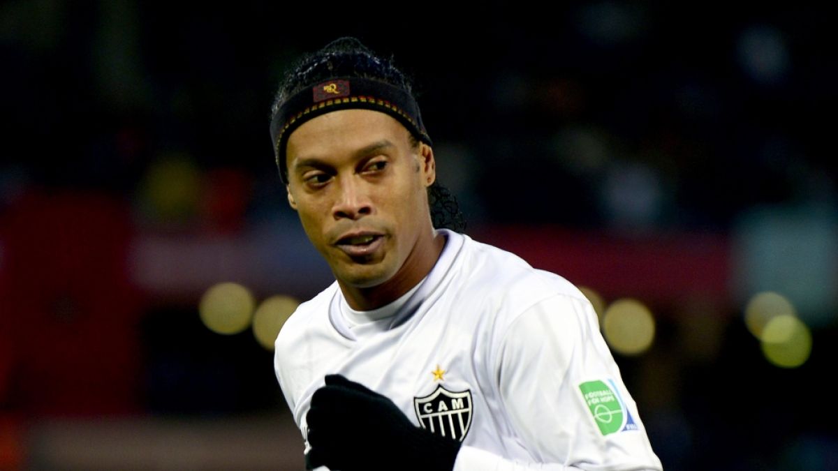 Ronaldinho trauert um seine Mutter. (Foto)