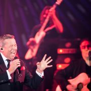 Schlagersänger Roland Kaiser singt beim Auftakt seiner Arena-Tour 2018/2019. Schlagersänger Roland Kaiser singt beim Auftakt seiner Arena-Tour 2018/2019.