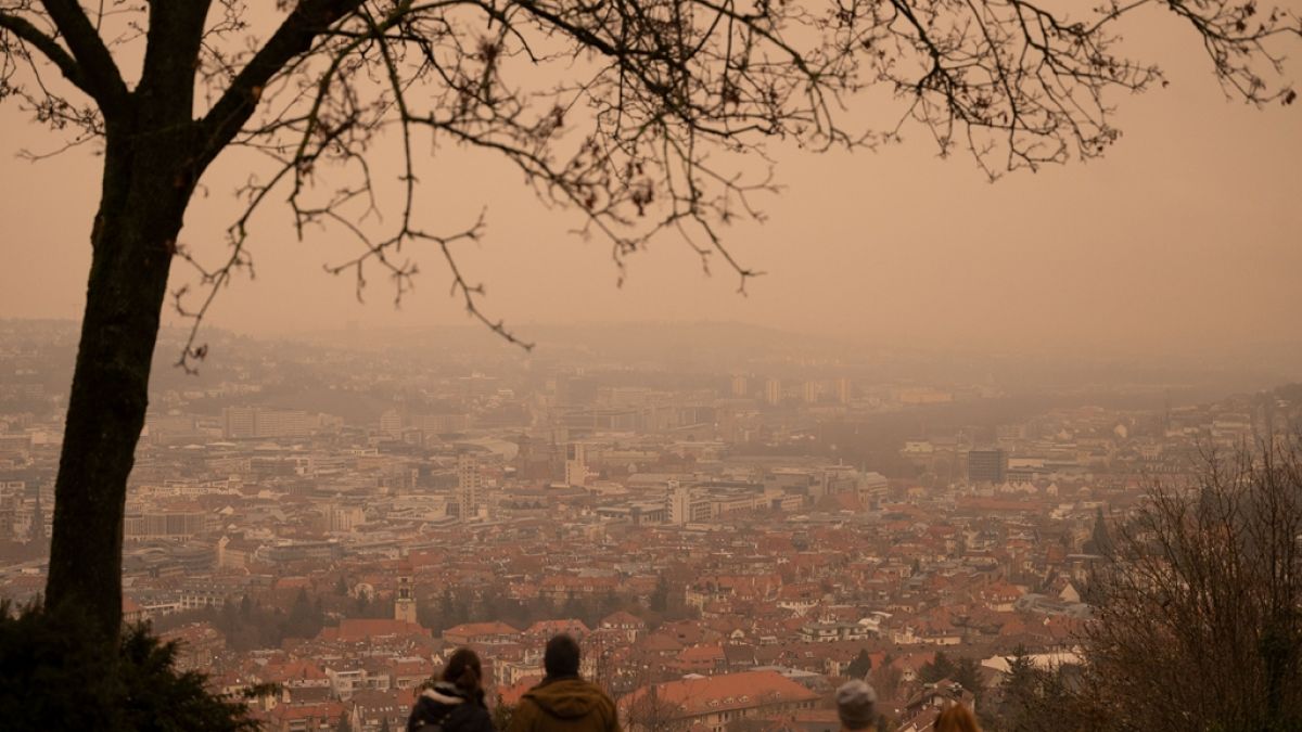 Saharastaub verfärbte nicht nur die Luft über Stuttgart. (Foto)