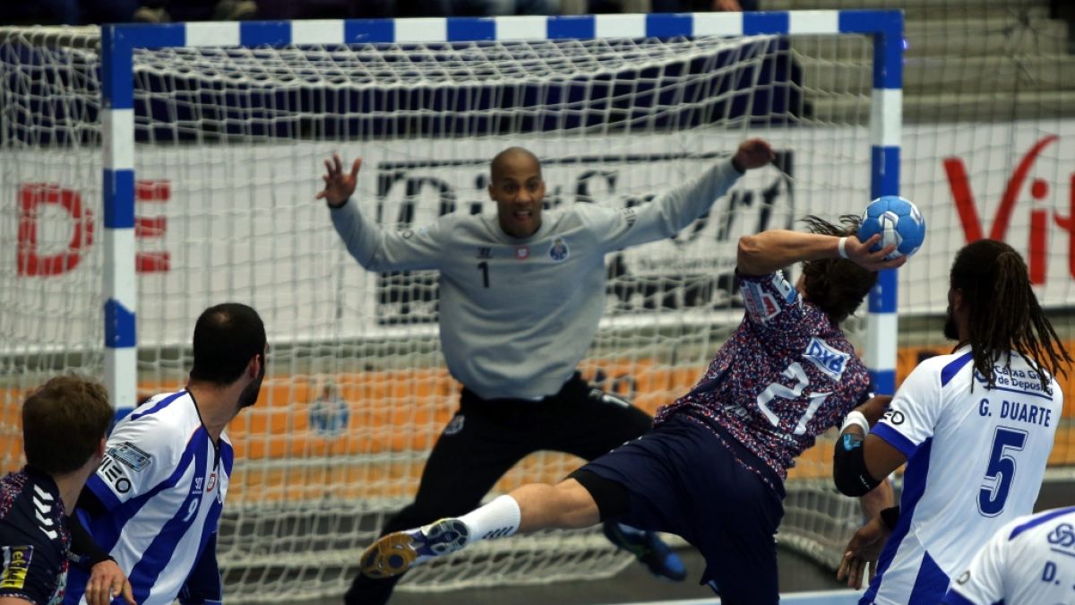 Portugals Handball-Nationaltorwart Alfredo Quintana ist an den Folgen seines Herzinfarkts im Alter von 32 Jahren gestorben. (Foto)