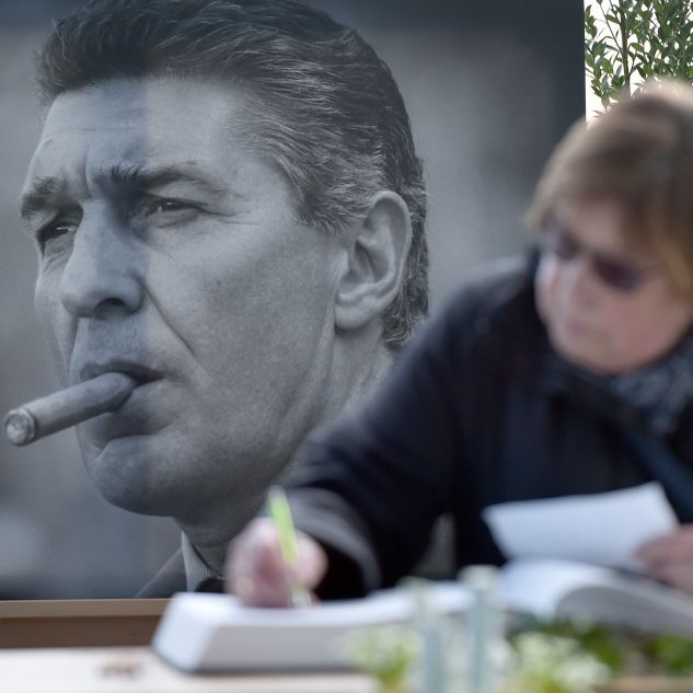 Letzte Ruhestätte: Fußball-Legende in aller Stille beigesetzt Letzte Ruhestätte: Fußball-Legende in aller Stille beigesetzt (Foto)