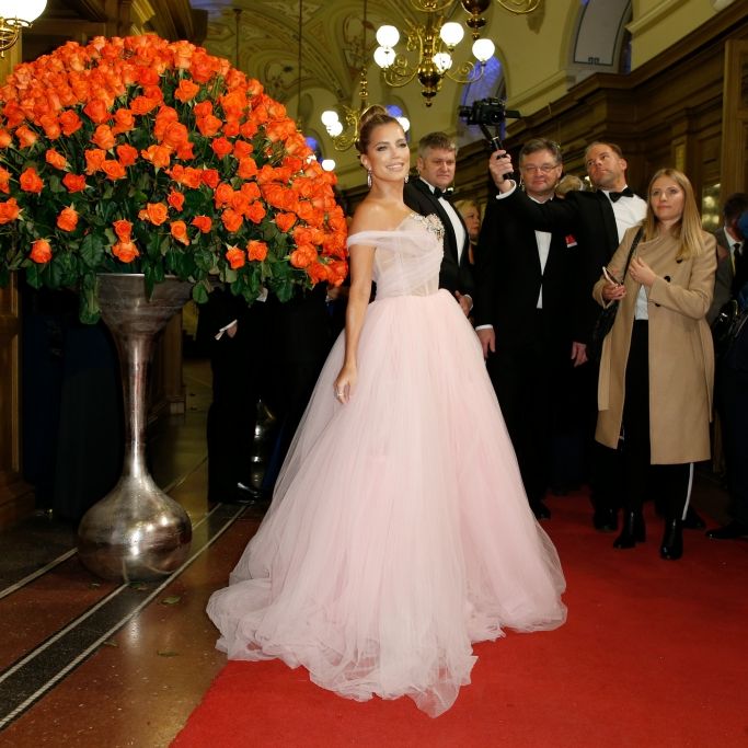 Prunk-Hochzeit! So luxuriös hat die Moderatorin geheiratet Prunk-Hochzeit! So luxuriös hat die Moderatorin geheiratet (Foto)