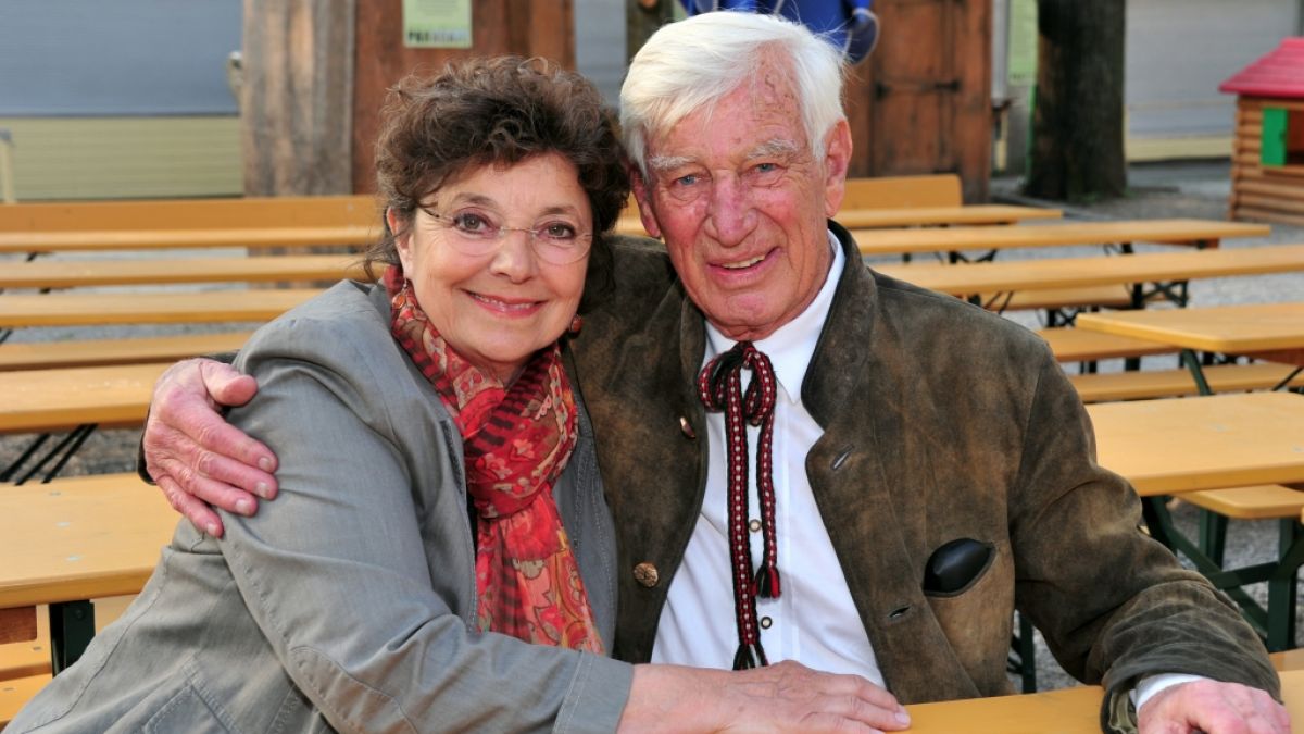 Monika Baumgartner beim Geburtstagsempfang zum 85. Geburtstag ihres Kollegen Siegfried Rauch im Jahr 2017. (Foto)