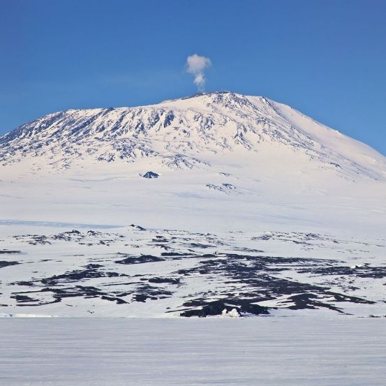 Irre Theorie! Vulkan-Explosion unter Eis könnte Erde fluten