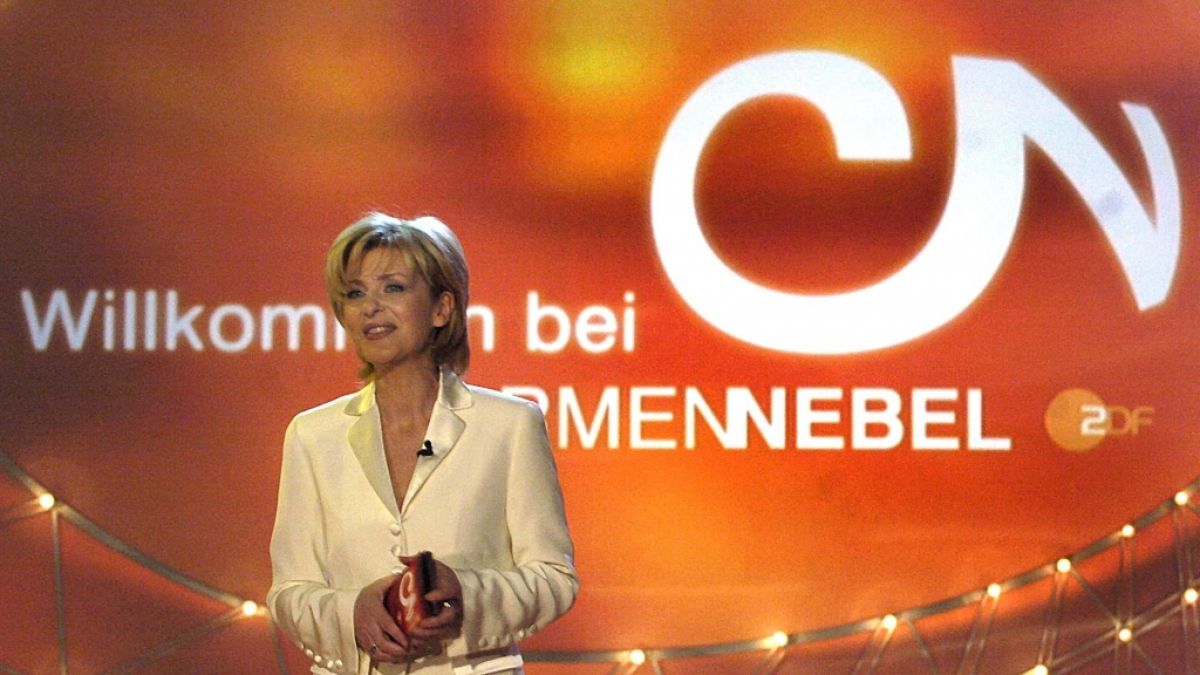Carmen Nebel bei der Generalprobe zur ersten Sendung "Willkommen bei Carmen Nebel" im Jahr 2004. (Foto)