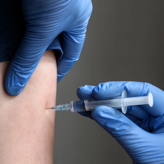 Frau stirbt nach Corona-Impfung! Kein Zusammenhang laut Autopsie