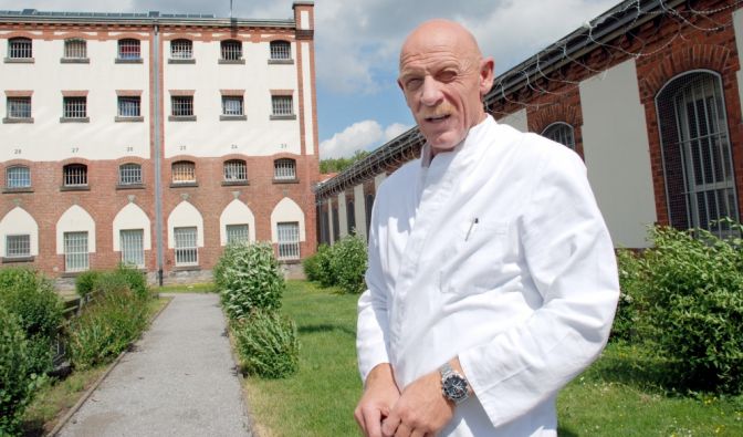 joe bausch privat uber 30 jahre im knast so lebt der tatort star heute news de