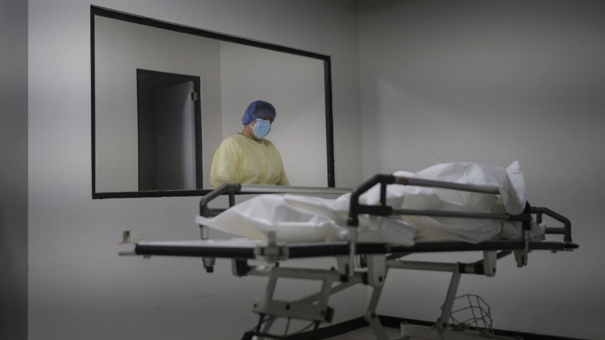 Intensivmediziner befürchten überfüllte Krankenhäuser schon im April, sollte kein harter Lockdown verhängt werden. (Foto)