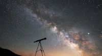 Im April dürfen sich Hobbyastronomen auf einige Highlights am Himmel freuen.