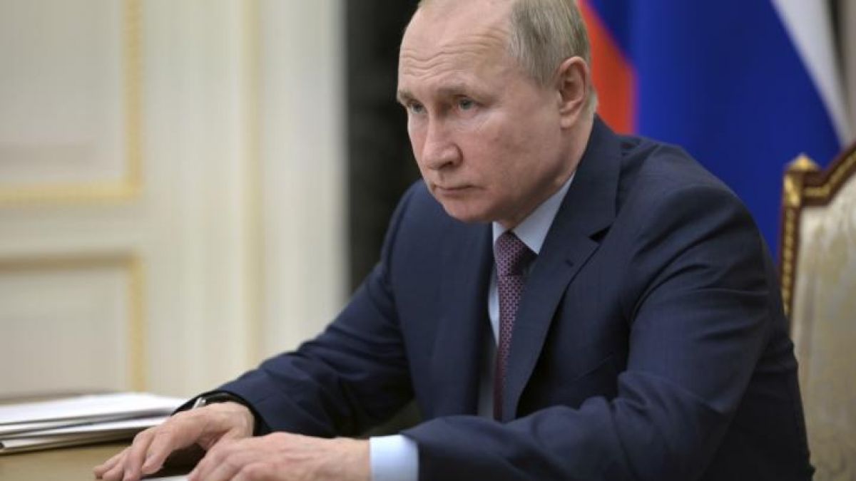 Die Nachrichten des Tages auf news.de: Wladimir Putin: Ex-Botschafter schürt Angst! Putin könnte Krieg in Europa entfachen (Foto)