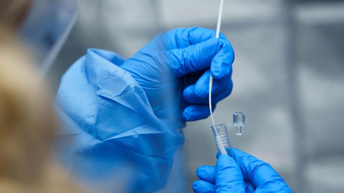 Bei Globus, dm, Lidl und Kaufland können sich Kunden jetzt kostenlos auf das Coronavirus testen lassen. (Foto)