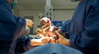 In Großbritannien ist ein Baby sieben Tage nach der Geburt wegen Behandlungsfehlern gestorben.