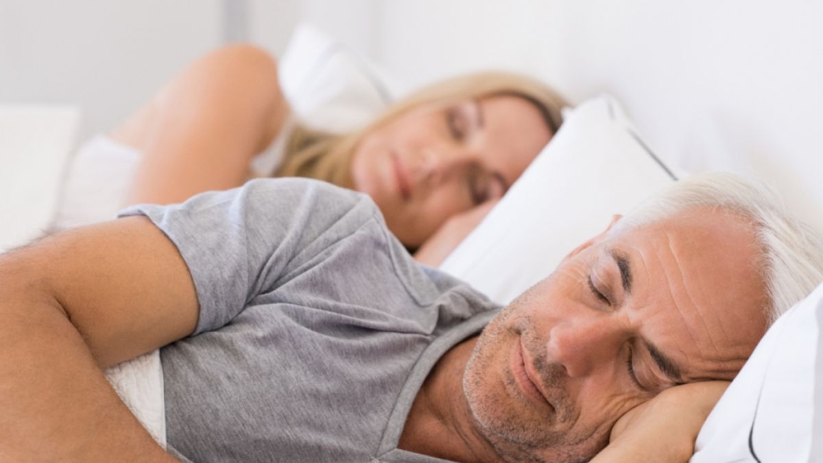 Menschen, die pro Nacht weniger als sechs Stunden schlafen, haben laut einer Studie ein erhöhtes Risiko, an Demenz zu erkranken. (Foto)