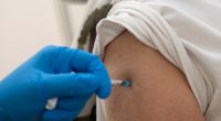 Eine Krankenschwester hat in einem Impfzentrum in Friesland Spritzen mit Kochsalzlösung statt dem Impfstoff von Biontech/Pfizer aufgezogen.