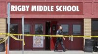 Eine Sechstklässlerin hat nach Polizeiangaben in einer Schule im US-Bundesstaat Idaho um sich geschossen und dabei zwei Mitschüler sowie einen Erwachsenen getroffen.