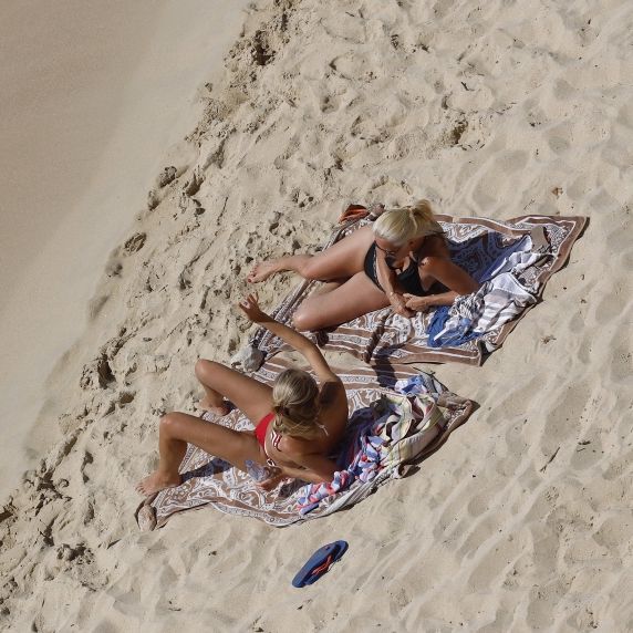 Sommermythen auf dem Prüfstand! Wie gefährlich ist das Sonnenbad jetzt? Sommermythen auf dem Prüfstand! Wie gefährlich ist das Sonnenbad jetzt? (Foto)