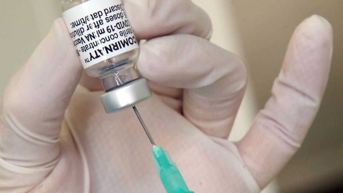 CSU-Politiker Horst Seehofer musste es am eigenen Leib erfahren: Auch nach der Erstimpfung mit dem Vakzin von Biontech/Pfizer kann man sich mit dem Coronavirus anstecken. (Foto)