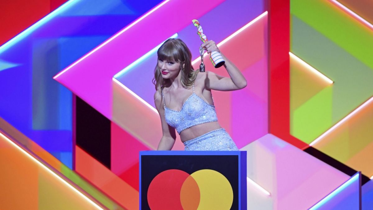 Die Sängerin Taylor Swift nimmt den Global Icon Award während der Brit Awards 2021 in der O2 Arena entgegen. (Foto)