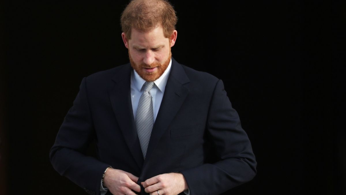 Prinz Harry ist in einem US-Podcast hart mit der britischen Königsfamilie ins Gericht gegangen. (Foto)