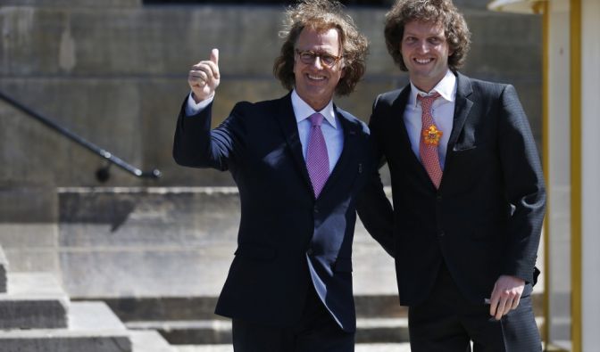 Andre Rieu Privat Wie Im Marchen So Lebt Der Walzerkonig Mit Seiner Familie News De