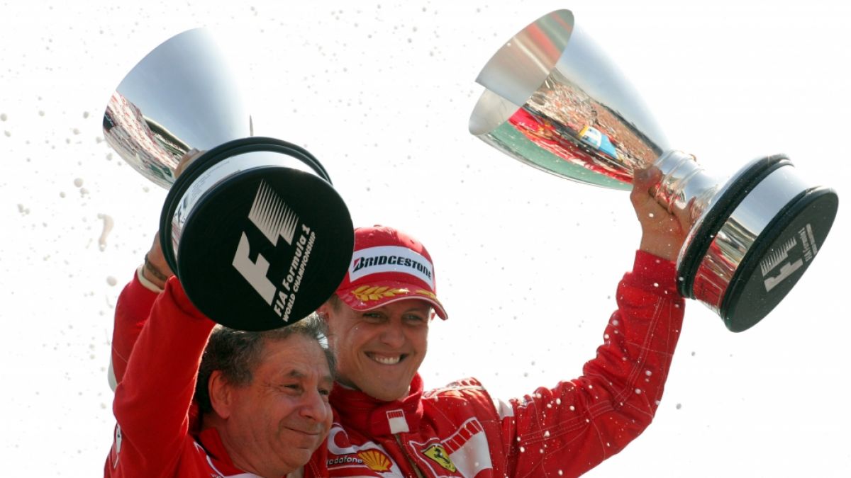 Ex-Ferrari-Teamchef Jean Todt zählt zu Schumis Vertrauten. (Foto)