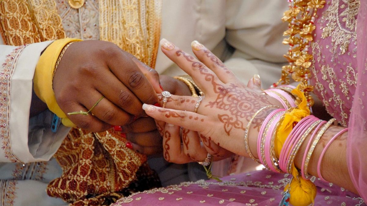 Keine Zeit für Trauer: Nachdem eine Braut in Indien während ihrer Hochzeit starb, nahm ihr Bräutigam kurzerhand seine Schwägerin zur Frau (Symbolbild). (Foto)