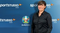 Ariane Hingst ist als Kommentatorin der Fußball-EM im ZDF zu hören.