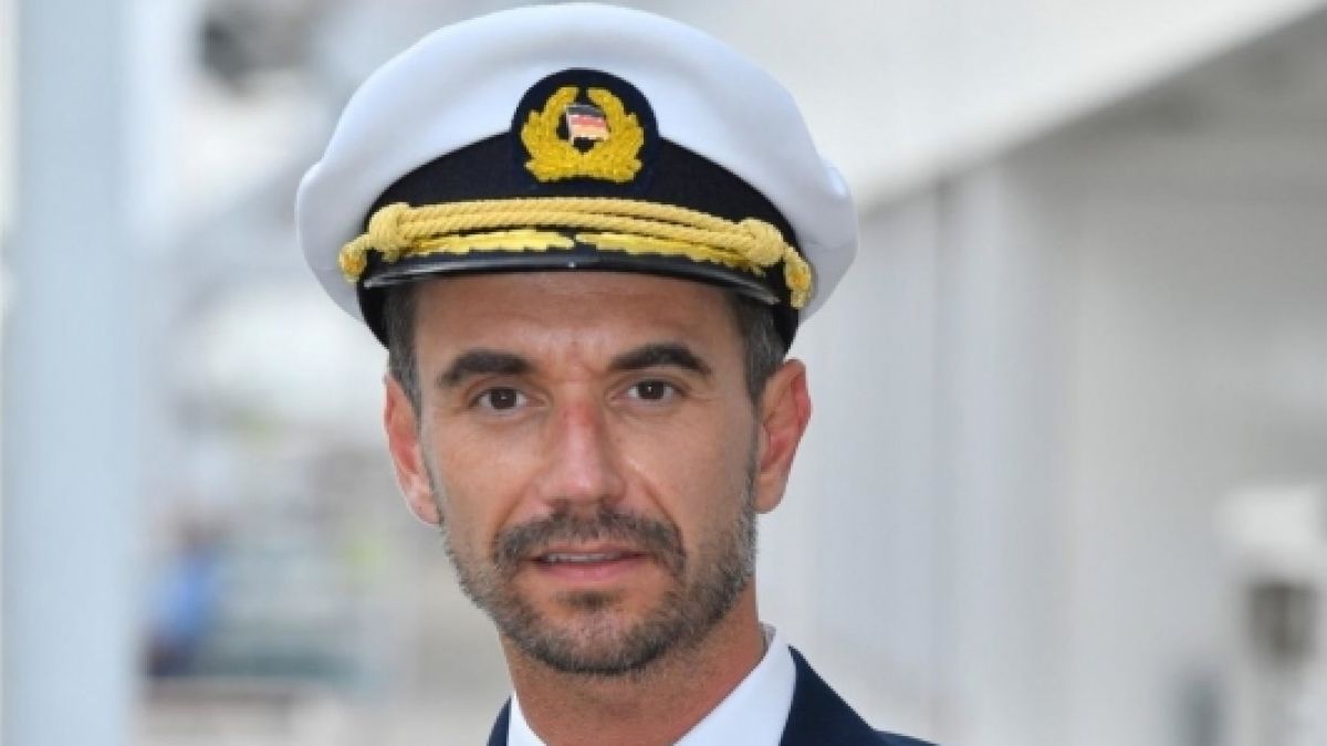 Wird Florian Silbereisen seine Rolle als Kapitän Max Parger auf dem "Traumschiff" für DSDS an den Nagel hängen? (Foto)
