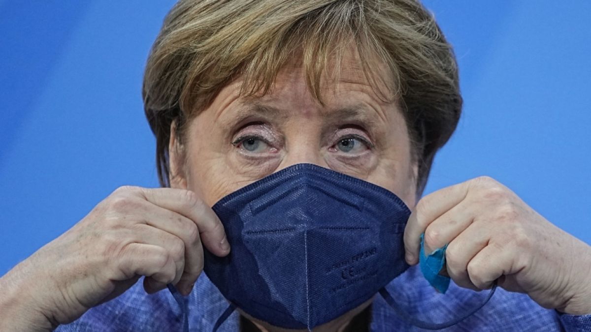 Merkel nackt angela fkk Angela Merkel: