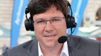 Sportreporter und Kommentator Florian Naß begleitet Sportfans im öffentlich-rechtlichen Rundfunk durch Großereignisse wie die Fußball-EM 2021 oder die Tour de France.