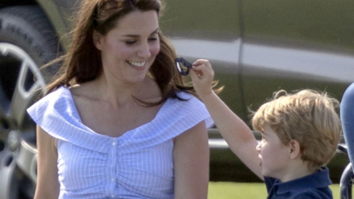Royales Mutter-Sohn-Gespann: Bald könnte Herzogin Kate ihren ältesten Sohn Prinz George jedoch ins Internat ausquartieren. (Foto)