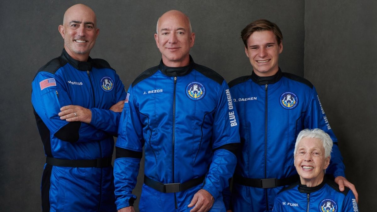 Jeff Bezos fliegt am Jahrestag der ersten Mondlandung mit drei weiteren Menschen ins All. (Foto)