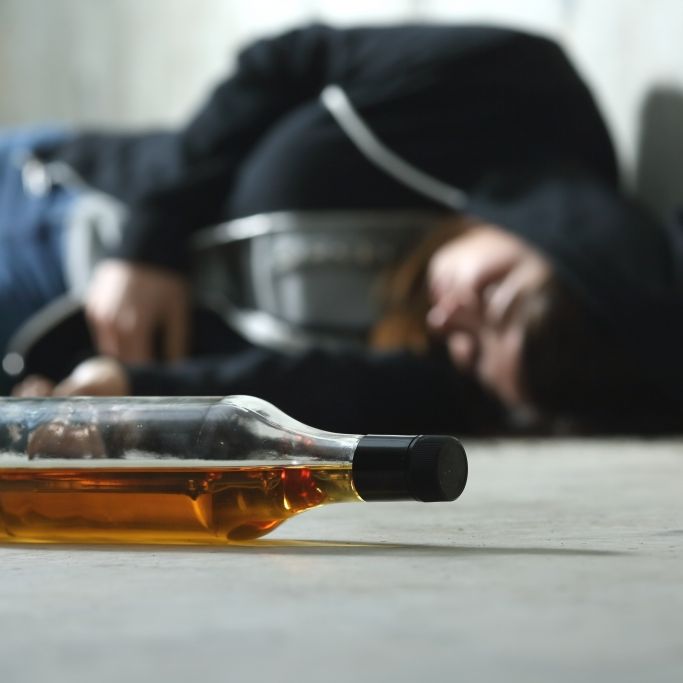 Mädchen (15) für Vergewaltigung mit Alkohol und Drogen betäubt