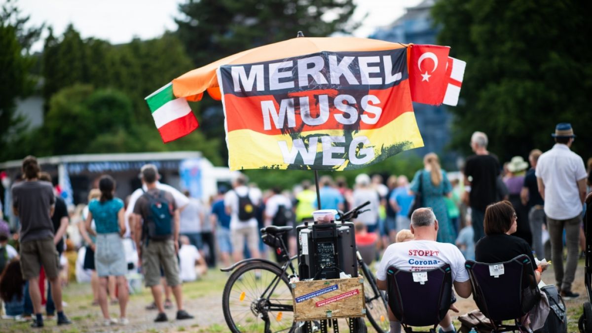 Die Querdenken-Bewegung hat für die geplante Großdemo am Sonntag in Berlin bereits einen Notfallplan. (Foto)