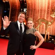 Arnold Schwarzenegger kommt mit Freundin Heather Milligan zur Bambi-Verleihung 2017.