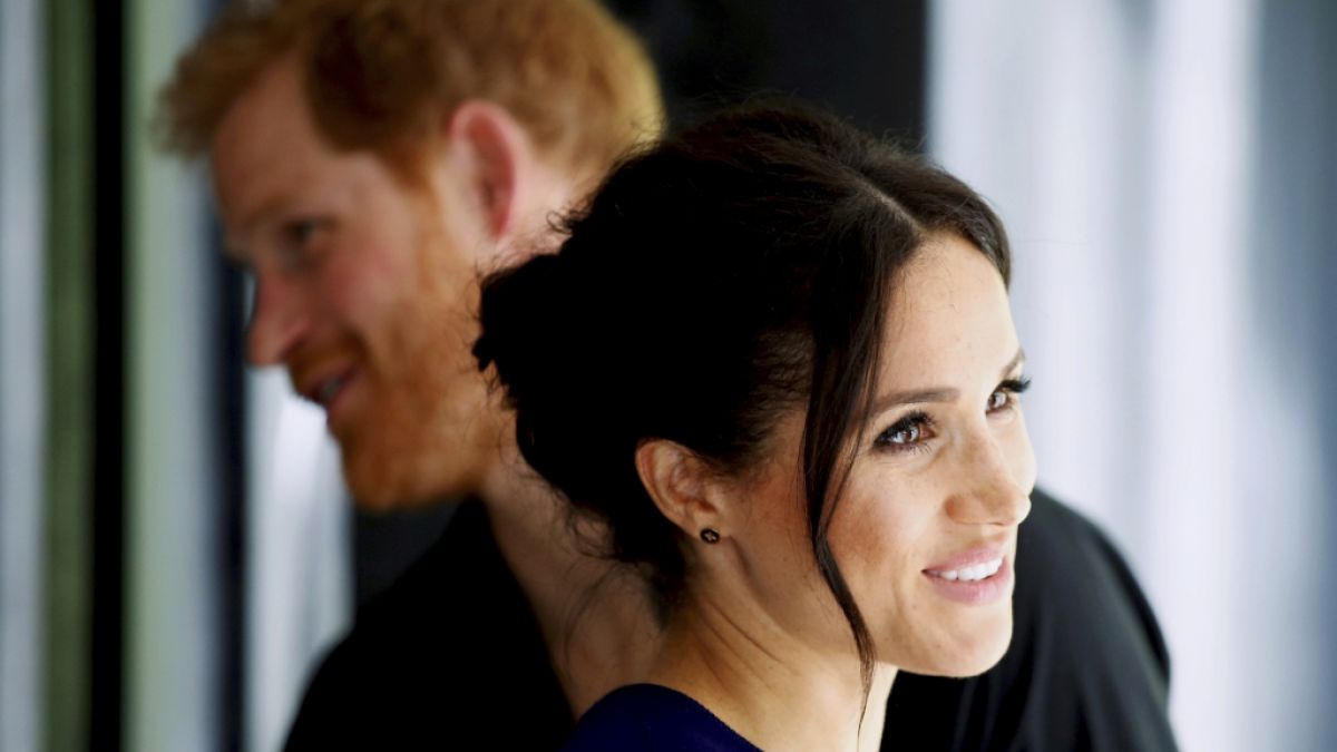 Liebe wie im Märchen? Royals-Experten haben Zweifel an der romantischen Ehe-Anbahnung von Meghan Markle und Prinz Harry. (Foto)